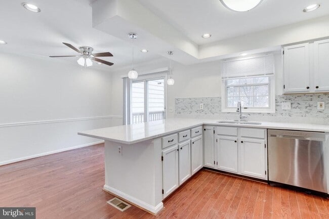 Building Photo - 9216 Burley Ln