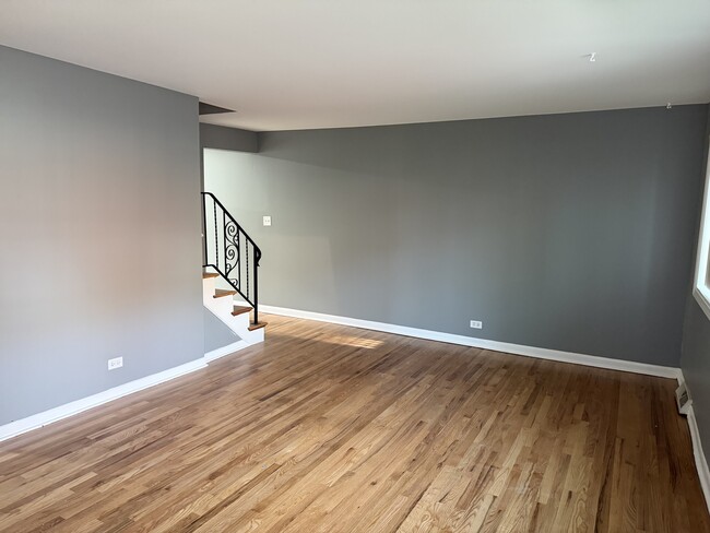 Building Photo - 517 James Ct