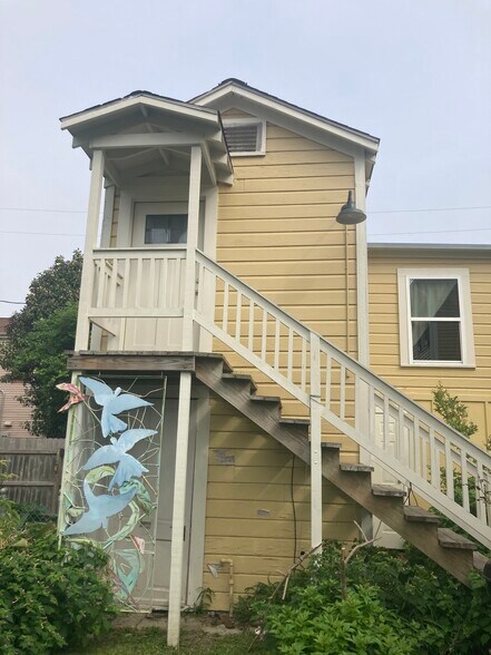 Building Photo - 1202 Winnie St