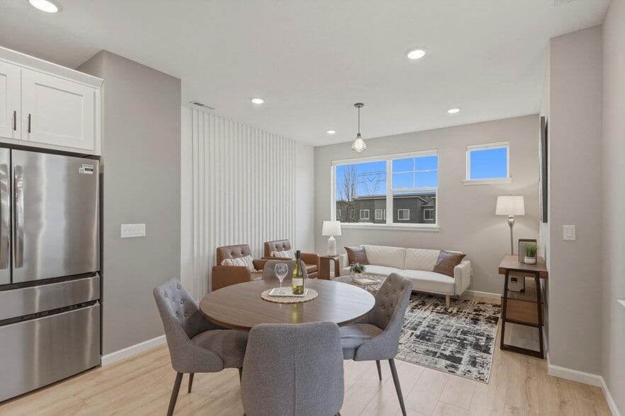 Building Photo - 8104 SE Blanton St