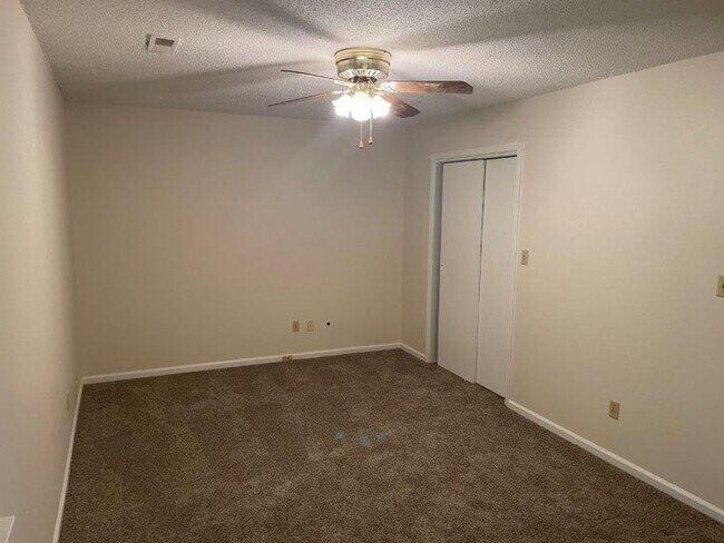 Building Photo - 2519 Hawksbury Ln