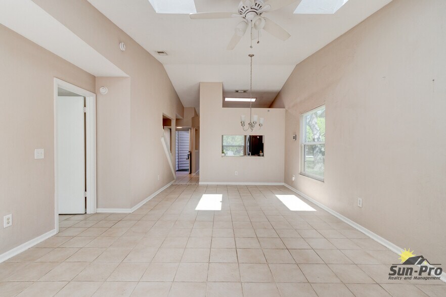 Building Photo - 1126 Hermitage Ct