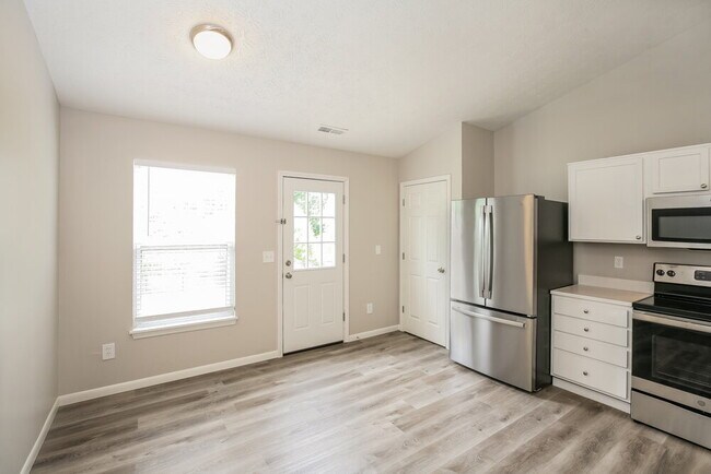 Building Photo - 1609 Orchestra Way