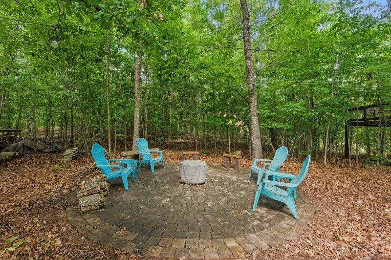 Building Photo - 10 Brown Bear