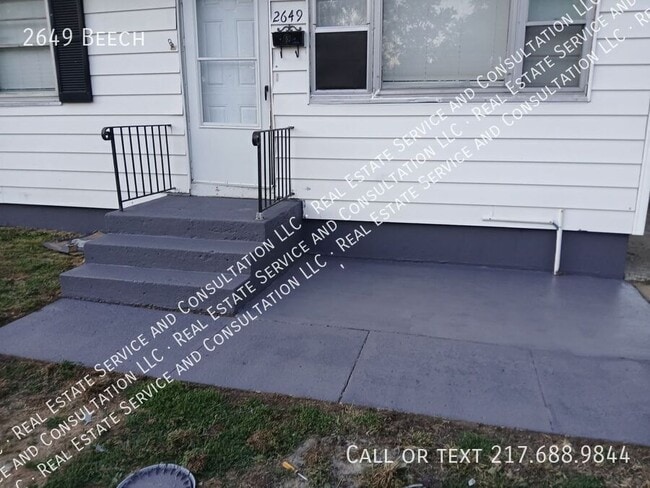 Building Photo - 2649 Beech-