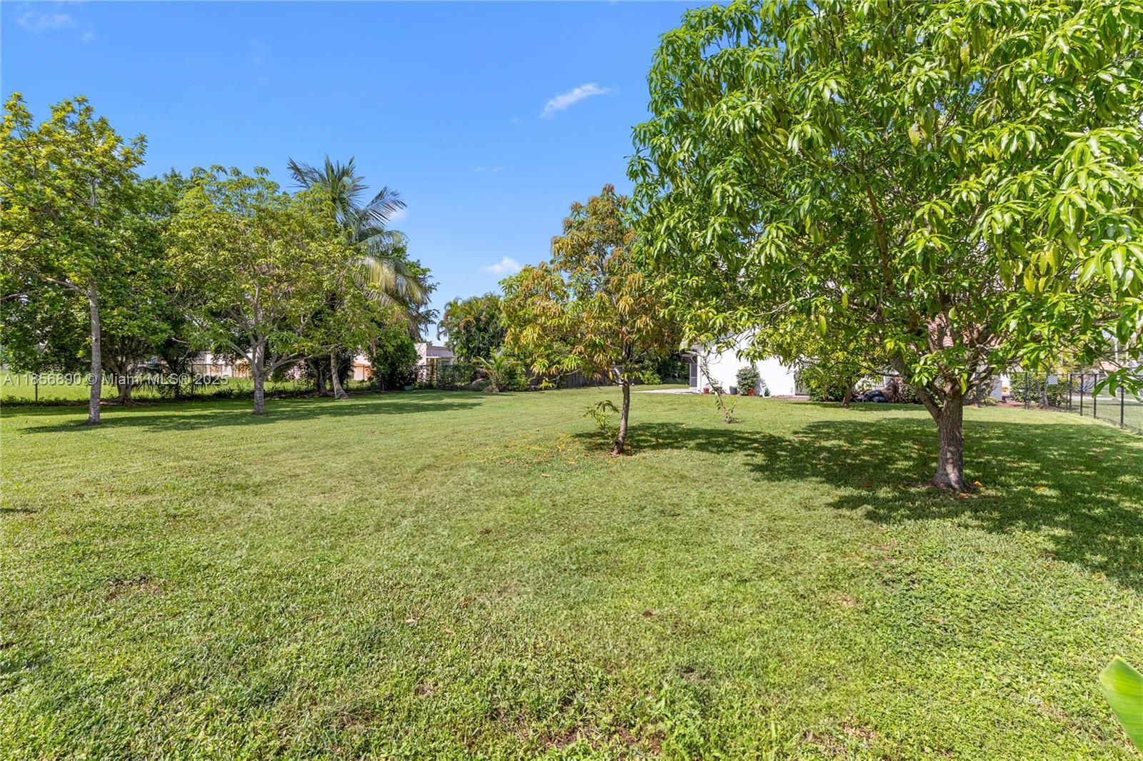 Building Photo - 15800 Surrey Cir