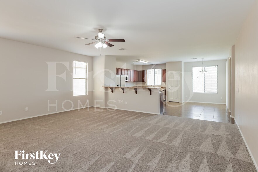 Building Photo - 5230 W Cochise Dr