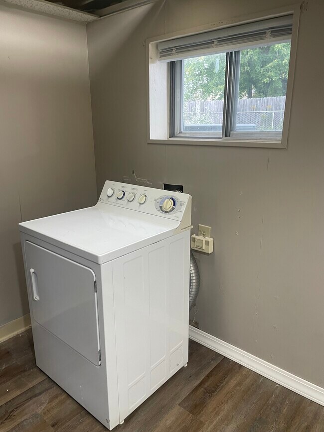 Building Photo - 16222 Howe Rd