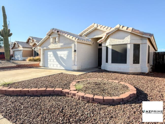 Building Photo - Gorgeous 3/2 Phoenix House - Vaulted Ceili...