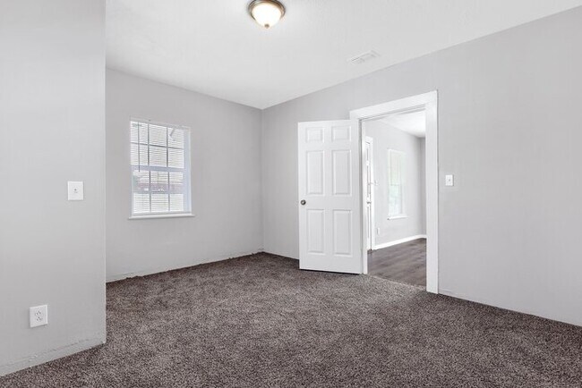 Building Photo - 638 Gilcrease St