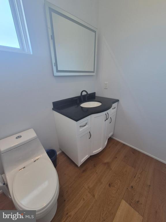 Building Photo - 330 Majestic Ln