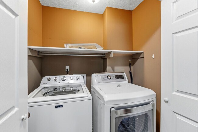 Building Photo - 299 Ashbrook Dr