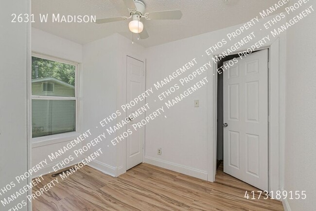 Building Photo - 2631 W Madison-