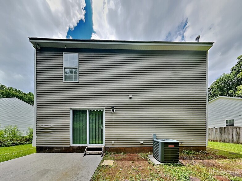 Building Photo - 9835 Veronica Dr