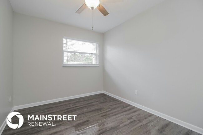 Building Photo - 548 Cambridge Cir