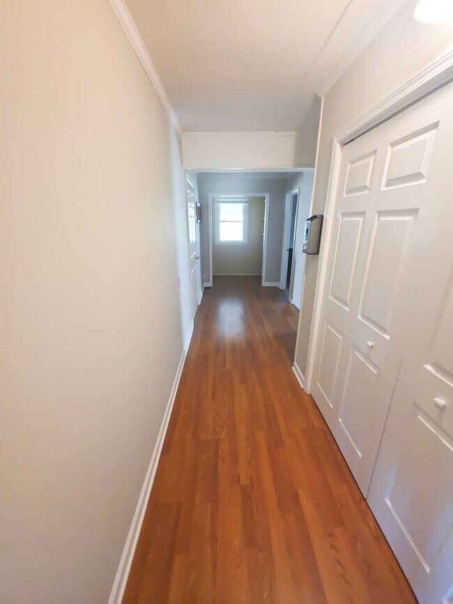 Building Photo - Spacious 3 Bedroom Home with Limited-Time $500 Move-In Special