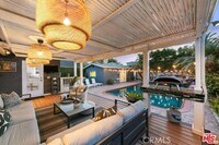 Building Photo - 7401 El Manor Ave