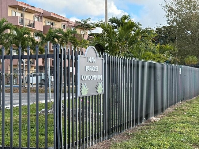 Building Photo - 495 NW 72nd Ave