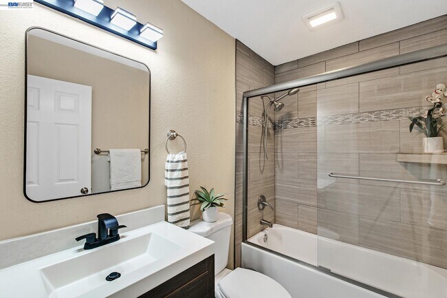 Building Photo - 238 Arbor Valley Dr