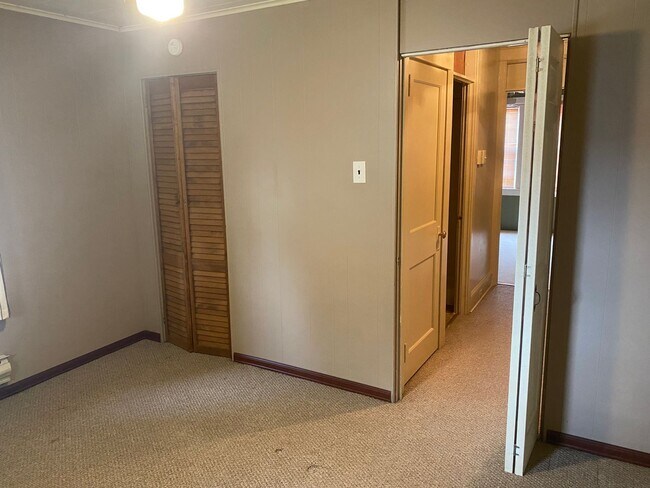 Building Photo - Beautiful 2 Bedroom Semi-Detached Home in Lancaster!