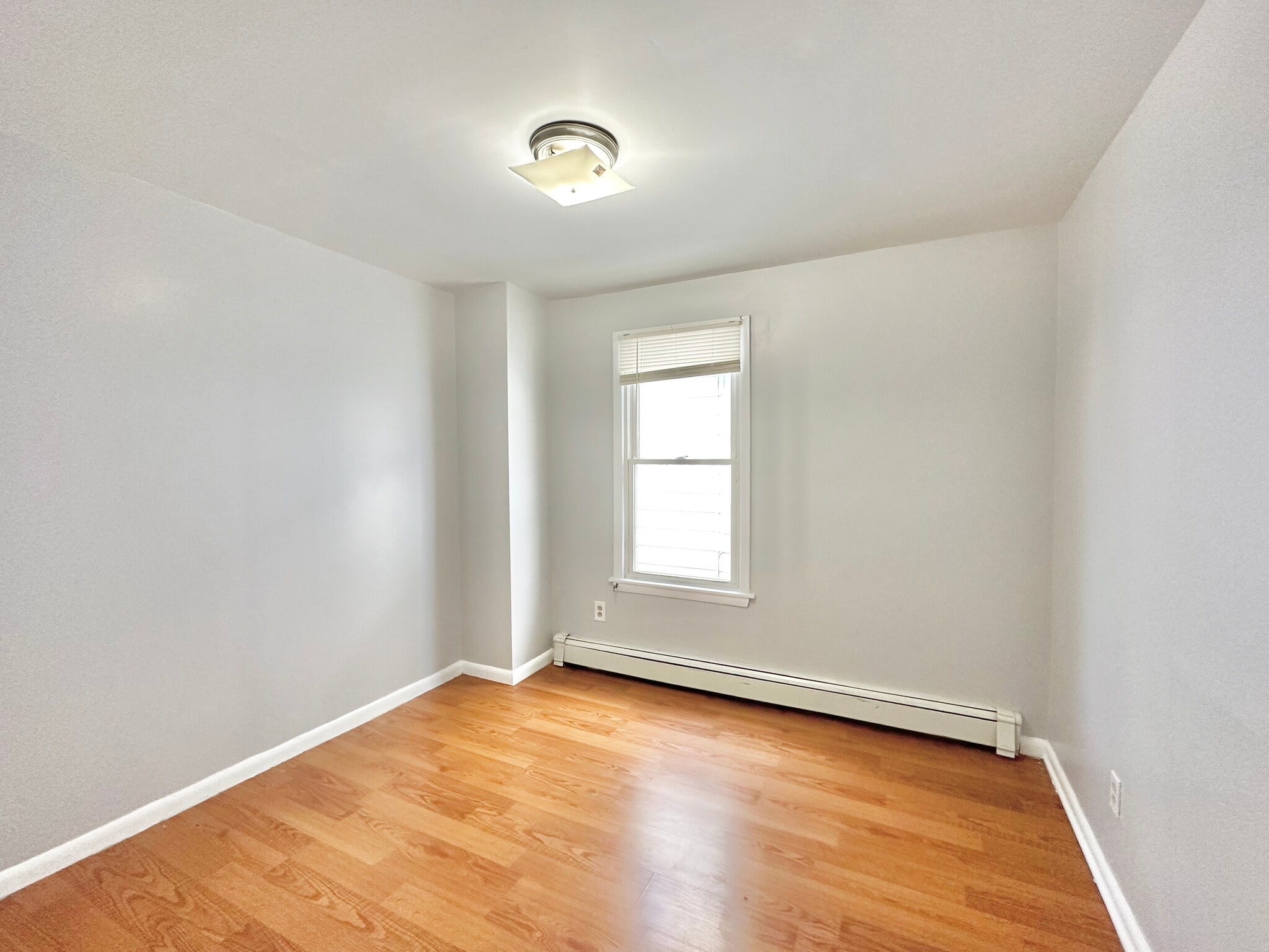 Building Photo - 335 Scott St