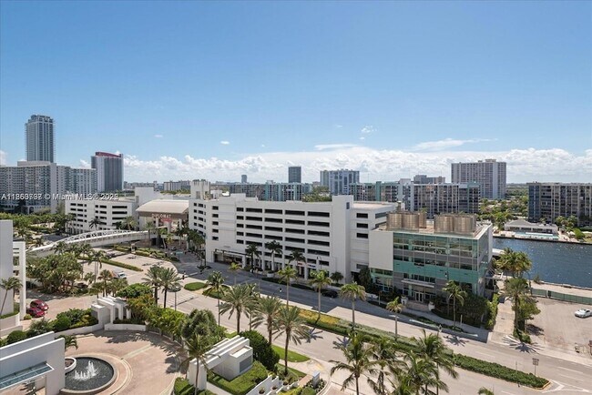 Building Photo - 3505 S Ocean Dr