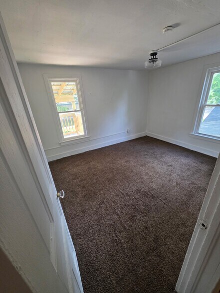 Building Photo - 1208 Princeton Ave