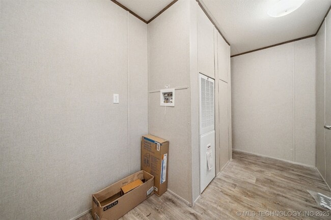 Building Photo - 348939 E 750 Rd