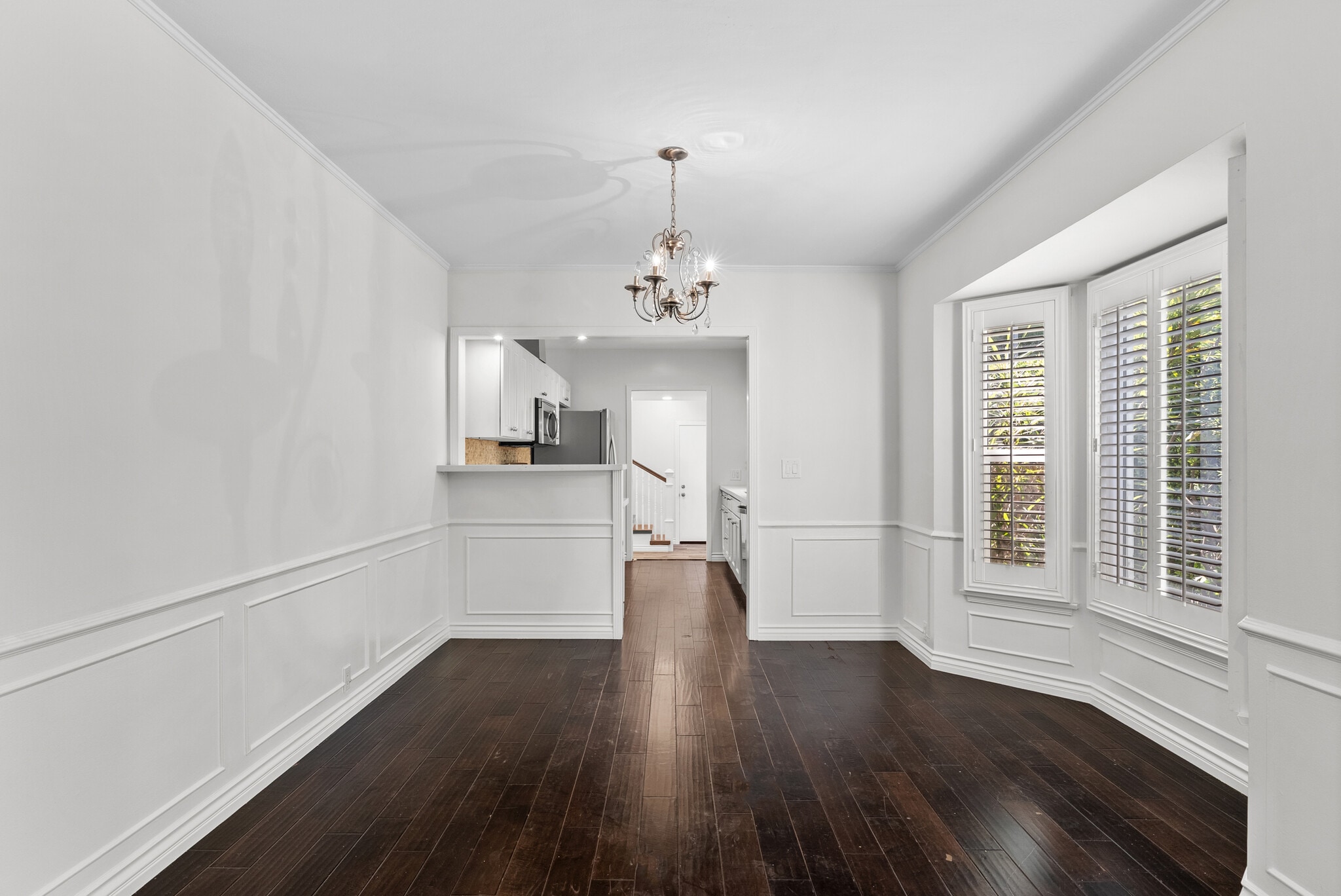 Dining Room - 4242 Van Nuys Blvd