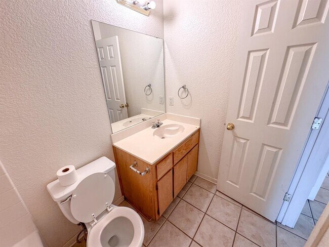 Building Photo - 4209 Thunder Creek Dr