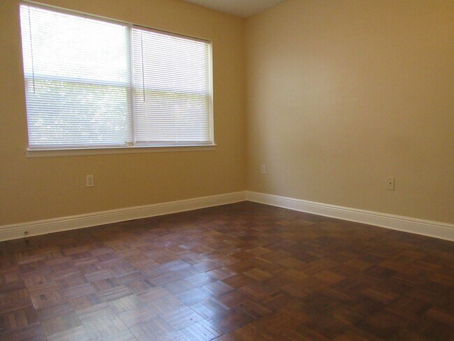 Building Photo - 12601 Equestrian Cir