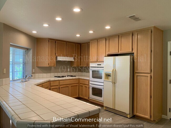 Building Photo - Gorgeous 3 Bedroom 2 Bath House at Courtsi...