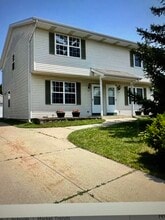 Building Photo - 1309 Falls Ct