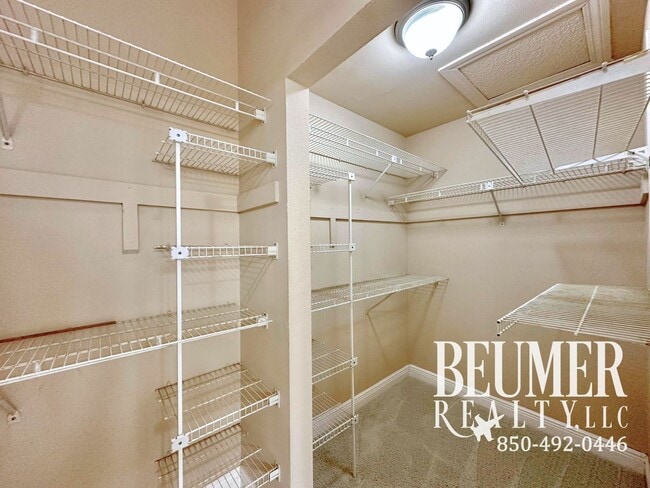 Building Photo - Move-In Ready Intercoastal Waterfront Townhome Steps to the water