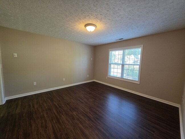 Building Photo - 345 Farina Dr