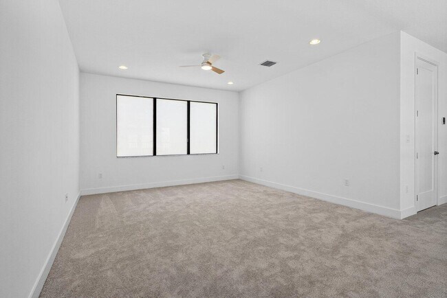 Building Photo - 8311 Essex Country Clb Dr