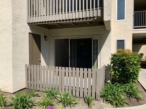 Building Photo - Gated Oceanside 1BR – Pool, Spa, Parking + Water/Trash Included! Won’t Last!