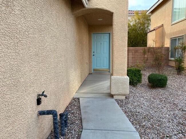 Building Photo - RENOVATED HOME IN GATED SUMMERLIN COMMUNITY!