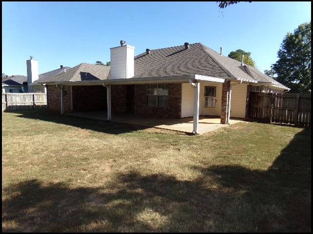 Building Photo - 1024 Colonial Dr