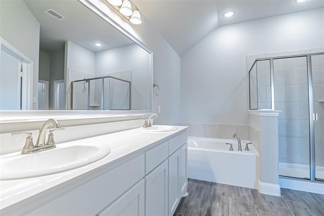 Building Photo - 422 Oleander Dr