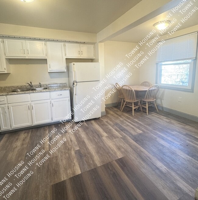 Building Photo - 24 Como Ave