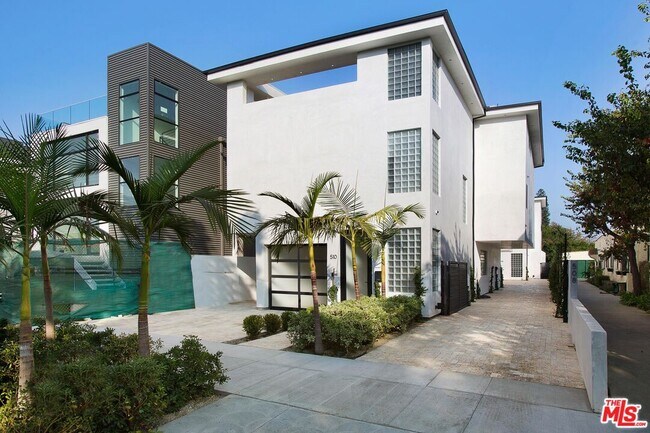 Building Photo - 508 N Sweetzer Ave