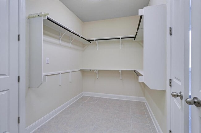 Building Photo - 3009 Silvergrass Cv
