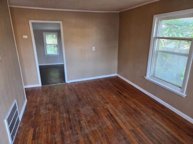 Building Photo - 1224 Delaware