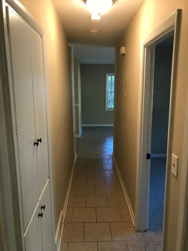 Building Photo - **AVAILABLE NOW**Total Electric 3 Bedroom / 1 Bathroom Home for Rent in East Columbus, GA***