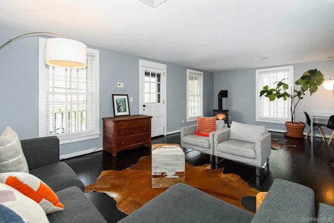 Building Photo - 44 Main St