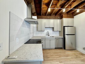 Building Photo - 1546 Selby Ave