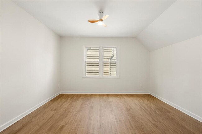 Building Photo - 1414 Justin Dr