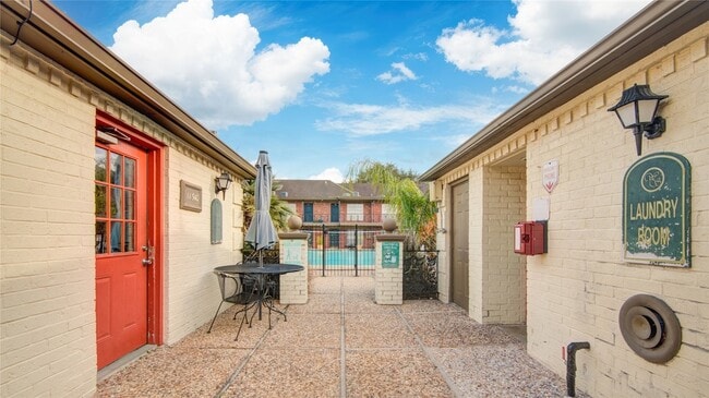 Building Photo - 11540 Chimney Rock Rd