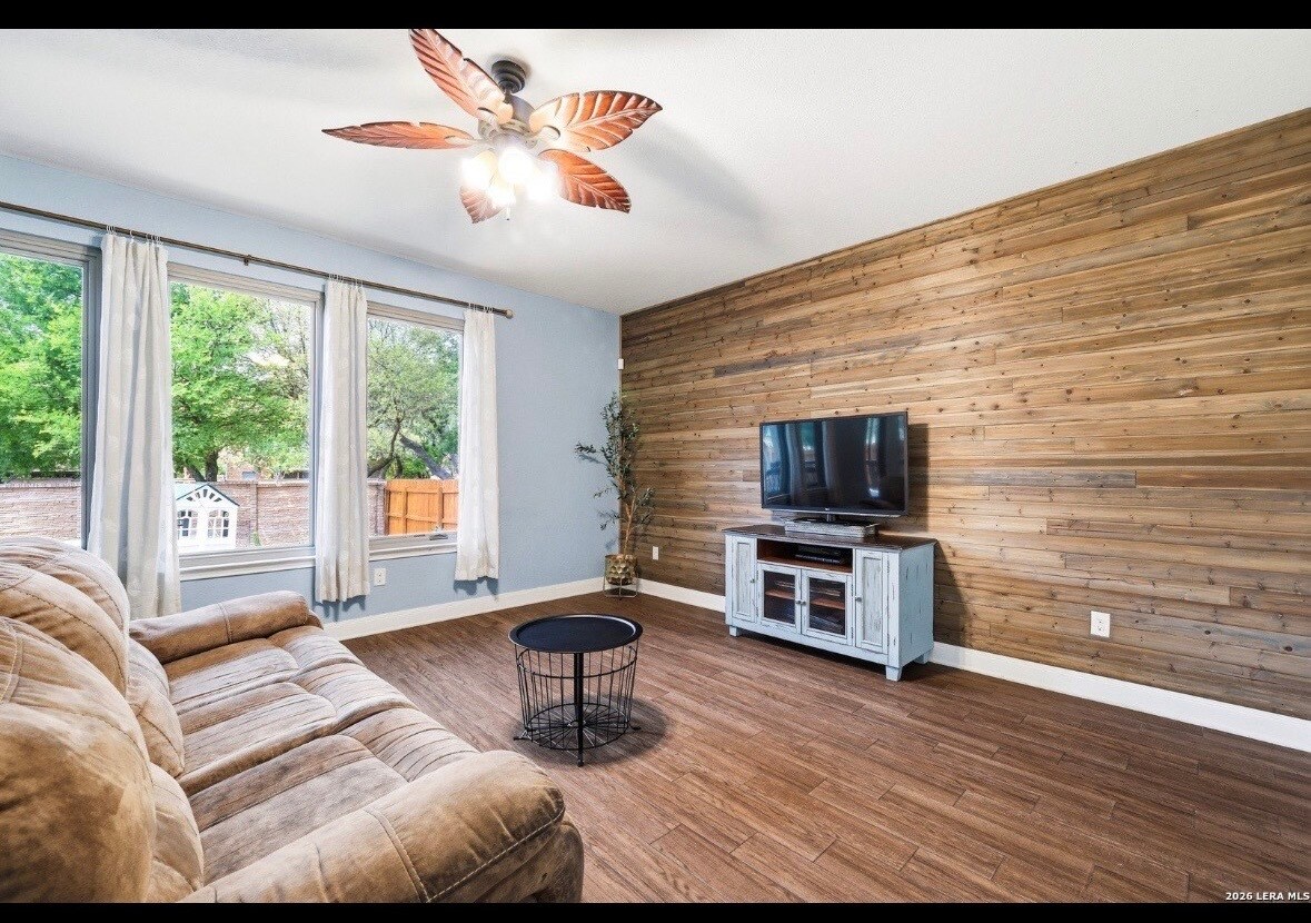 Living room - 7743 Robert Mondavi
